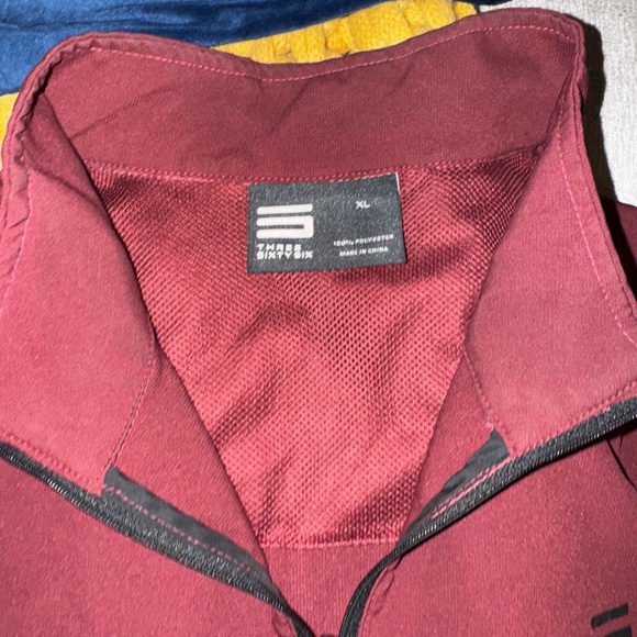 Three Sixty Six Men’s Vented, Dry Fit, 1/4 Zip Golf Jacket -(Burg) Size X-Large - Picture 4 of 14